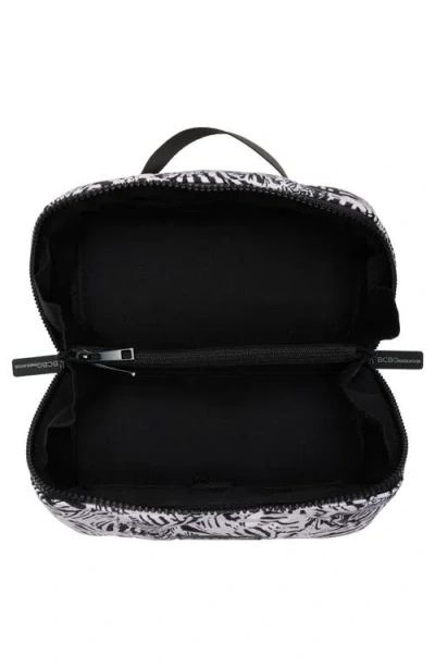 Bcbg Quilted Fold Out Case In White