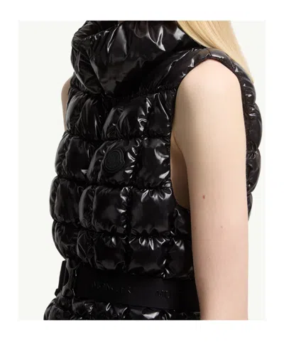Moncler Emilion Square-quilted Down Vest In Black