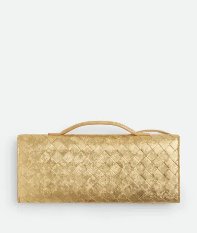 Bottega Veneta Andiamo Clutch In Gold