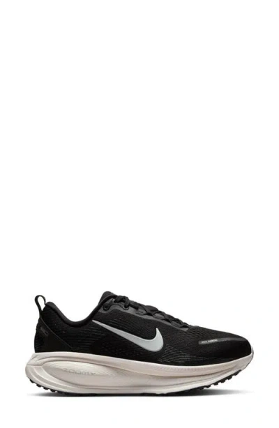 Nike Vomero 18 Running Shoe In Animal Print