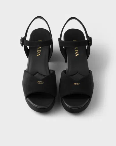 Prada Sandalen Aus Gepolstertem Wildleder In Black