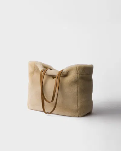 Prada Grosse Tote Bag Aus Lammfell In Brown