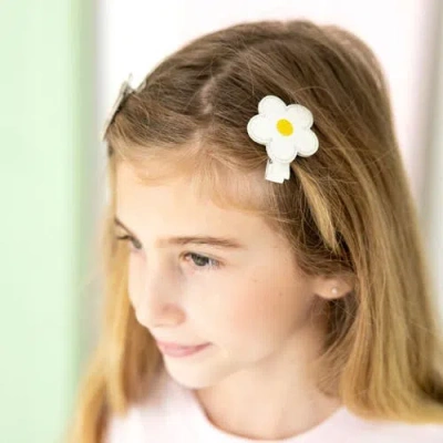 Sweet Wink Daisy Flower Clip Set In White