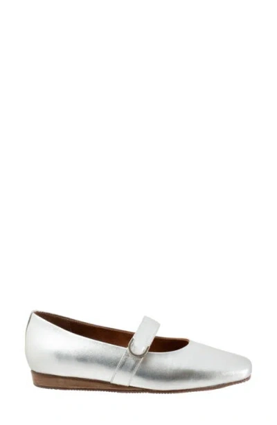 Softwalk ® Valdivia Mary Jane Flat In Silver