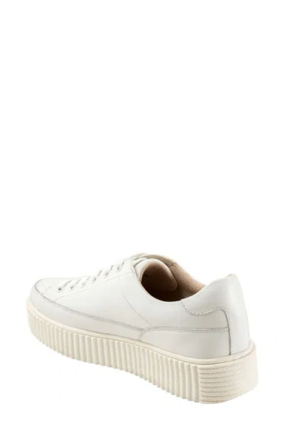 Trotters Baylor Platform Sneaker In White