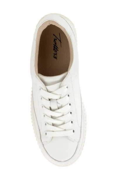 Trotters Baylor Platform Sneaker In White
