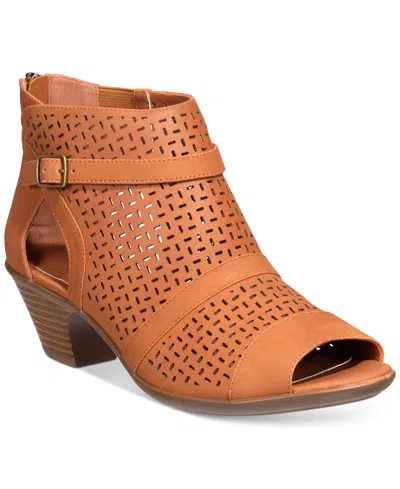Easy Street Carrigan Sandals In Orange