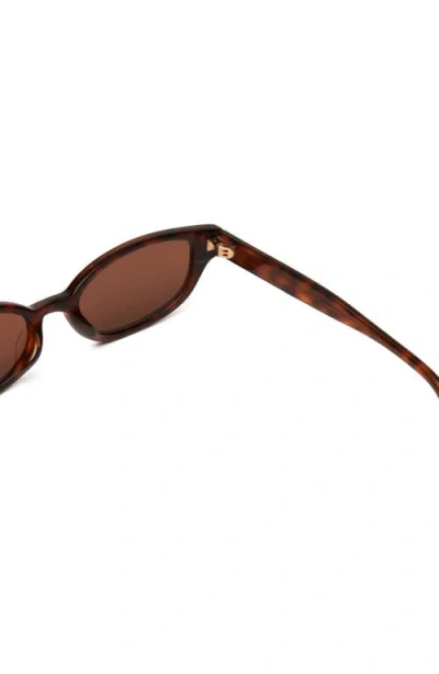 Dezi Gia Rectangular Gradient Sunglasses In Brown