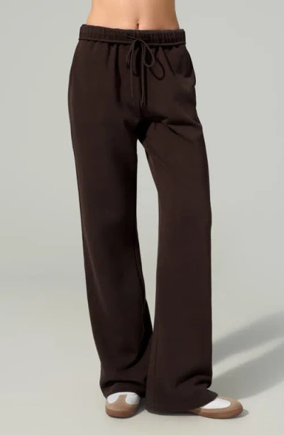 Lilysilk Seamflow Stride Sweatpants In Brown