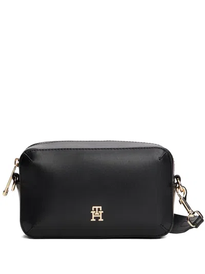 Tommy Hilfiger Logo-plaque Cross Body Bag In Black