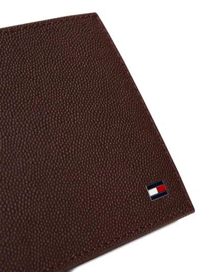 Tommy Hilfiger Grained Card Holder In Brown