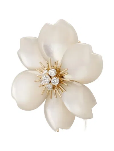 Pre-owned Van Cleef & Arpels 1990's Diamonds Mother Of Pearl Flower Brooch In White
