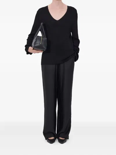 Loulou De Saison Saya V-neck Sweater In Black