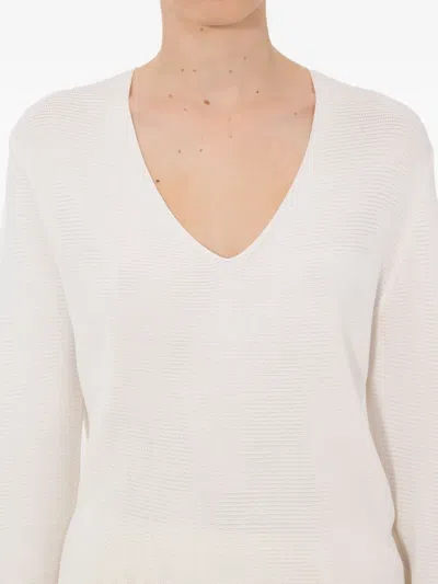 Loulou De Saison V-neck Long-sleeve Sweater In Neutral