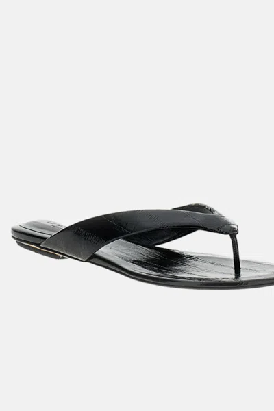 Le Monde Beryl Thong-strap Flat Sandals In Black
