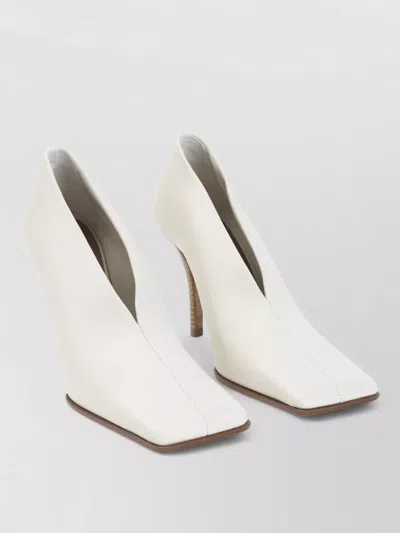 Alaïa Pumps Pointed Toe Seam Detail Stiletto Heel In White