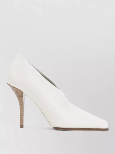 Alaïa Pumps Pointed Toe Seam Detail Stiletto Heel In White