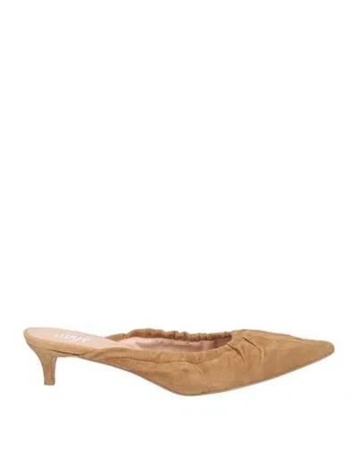 Ovyè Ovyé Woman Mules & Clogs Camel Size 8 Leather In Brown
