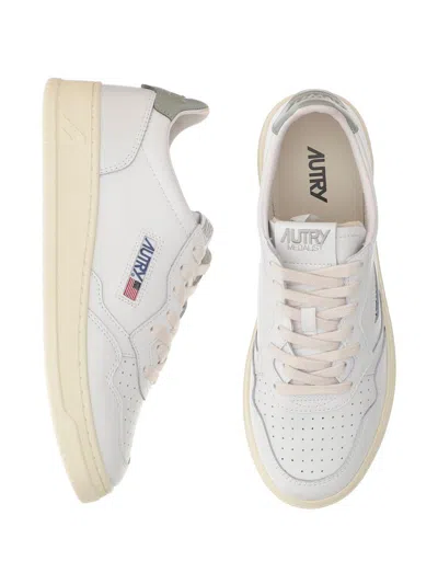Autry Medalist Perforated Sneakers In Neutral