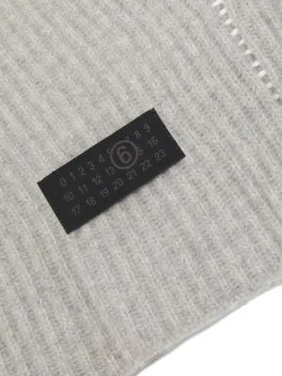 Mm6 Maison Margiela Ribbed Balaclava In Gray