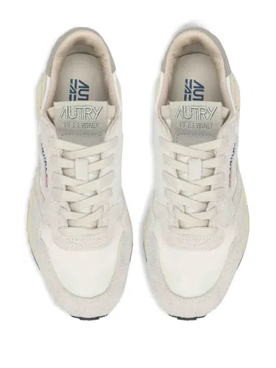 Autry Laces Leather Trainers In Neutral
