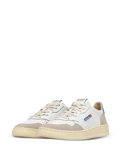 Autry Medialist Low Leather Sneakers Contrast Heel In Neutral