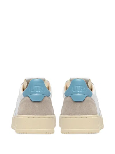 Autry Medialist Low Leather Sneakers Contrast Heel In Neutral