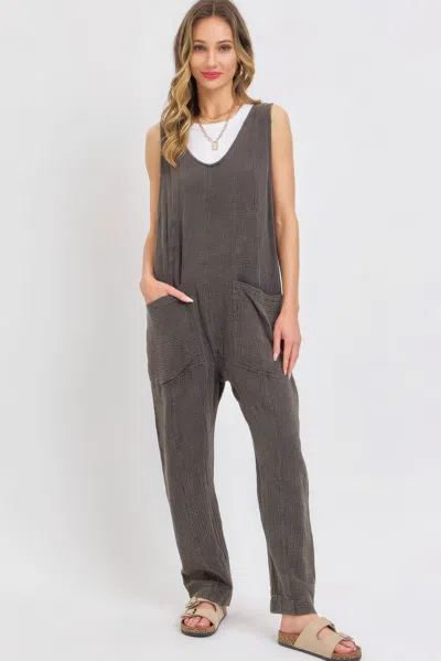 Truedames Women's Mineral Washed Summer Jumpsuit In Brown