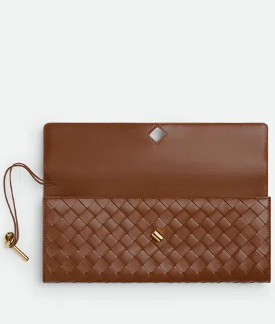 Bottega Veneta Andiamo Clutch In Brown