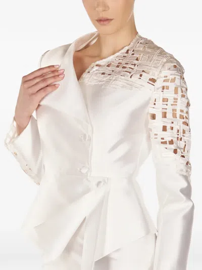 Araftu Cut-out One-button Suit In White