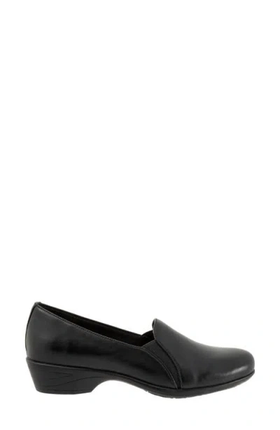 Softwalk ® Reagan Flat In Black