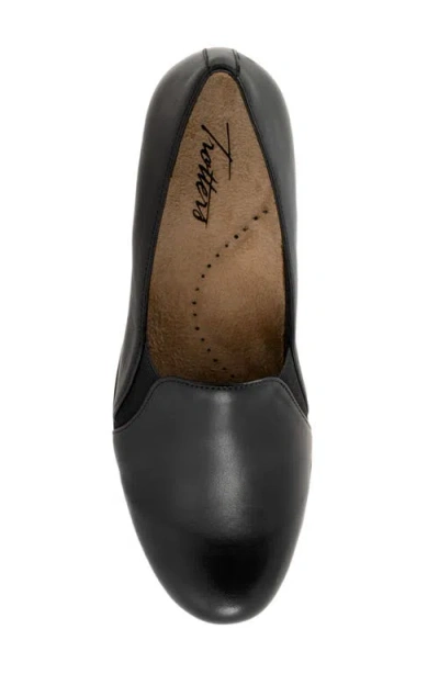 Softwalk ® Reagan Flat In Black