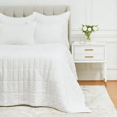 Elisabeth York Odine Dove Queen Bed Quilt In White