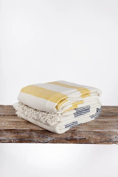 Creative Women 3 Panel Dotted Cotton Blanket In Multi