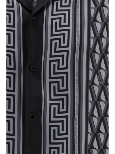 Versace Pattern-printed Short-sleeved Shirt In Multi