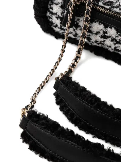 Guess Usa Quilted Houndstooth Chain Cross Body Bag In White