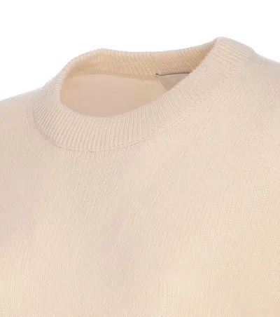 Allude Ribbed Crew-neck Sweater In Brown