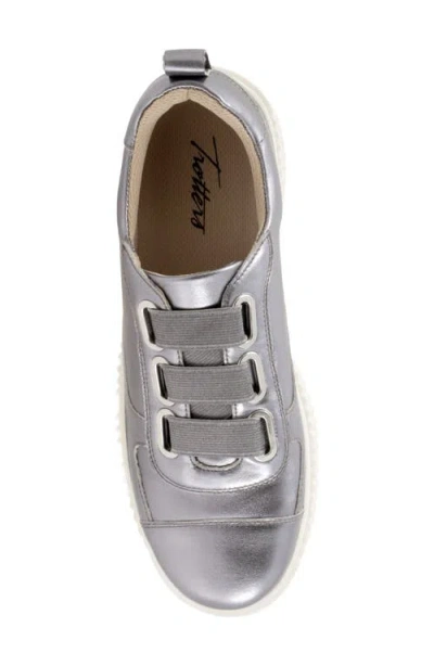 Trotters Bliss Platform Sneaker In Gray