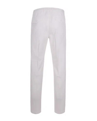 Eleventy Casual Pants With Belt Loops In White