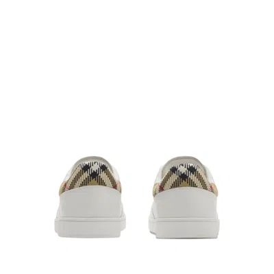 Burberry White Calf Leather Bos Taurus Low Top Sneakers
