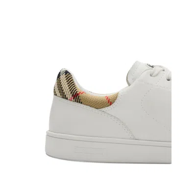 Burberry White Calf Leather Bos Taurus Low Top Sneakers