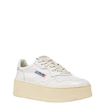 Autry Medalist Leather Sneakers With Platform Sole In White