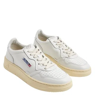 Autry Medalist Low Sneakers In White Leather In White