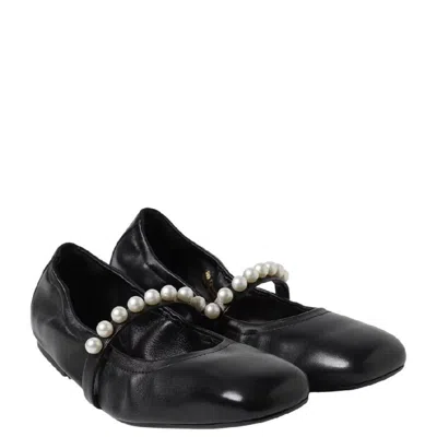 Stuart Weitzman Goldie Leather Ballet Flats In Black