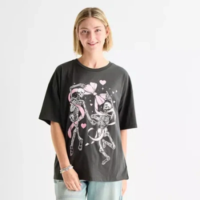 Mad Engine Skeletons Vday Tee Womens Juniors Crew Neck Short Sleeve Oversized Graphic T-shirt In Black
