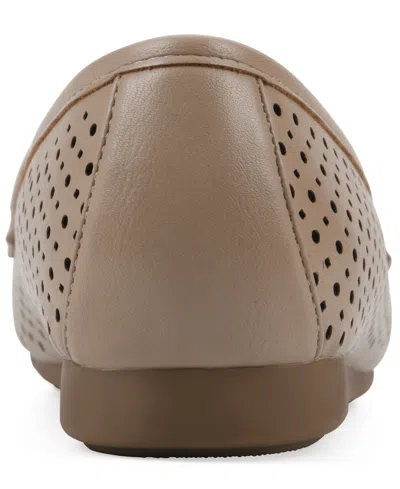 White Mountain Women's Wallace Loafer In Neutral