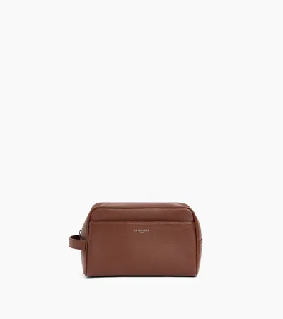 Le Tanneur Grained Leather Toiletry Bag In Brown