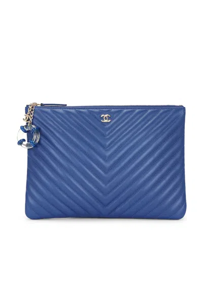 Pre-owned Chanel Lambskin O Case Clutch In Blue