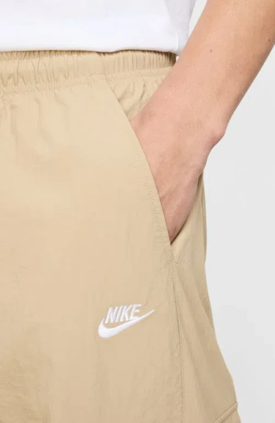 Nike Club Woven Cargo Pants In Brown