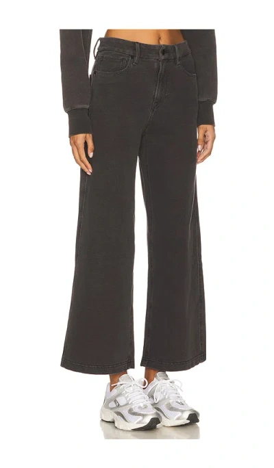 Good American Jeanius Cropped Good Skate In Black